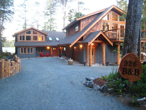 Black Bear Guesthouse Tofino Bagian luar foto