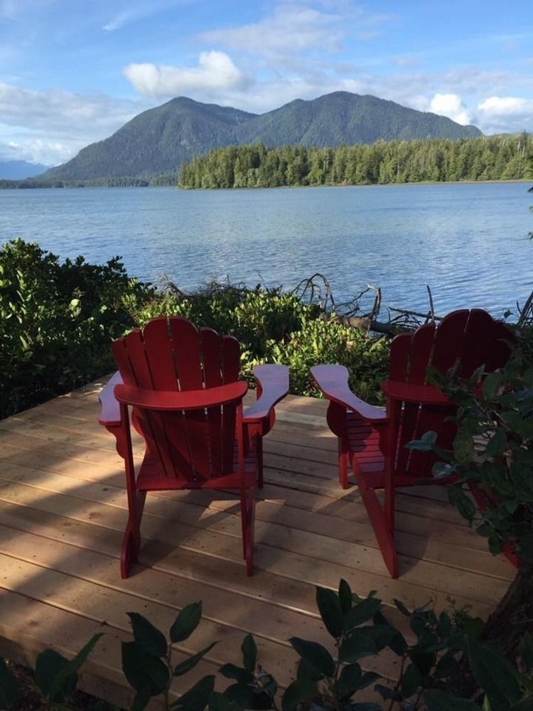 Black Bear Guesthouse Tofino Bagian luar foto